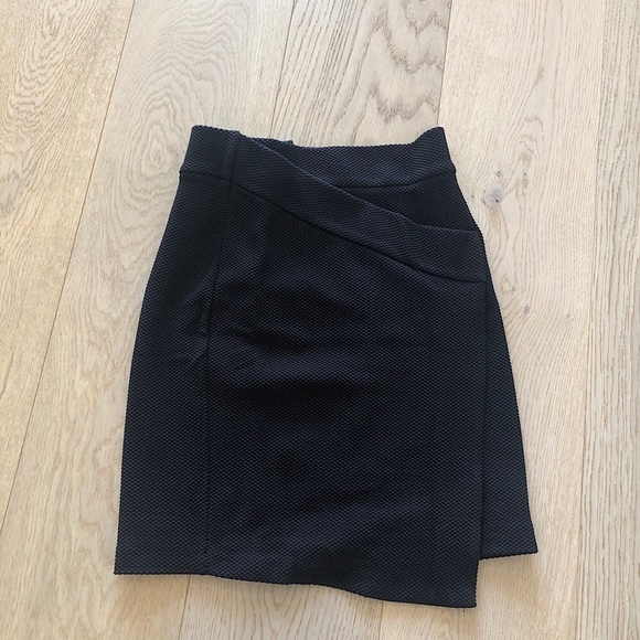 NWOT H&M woven asymmetrical skirt - Picture 1 of 6